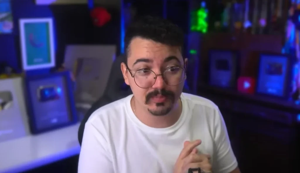Caio Ferreira criador do curso Mestres do Algoritmo e do canal Espaço Nerd